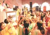 कथा के दौरान श्रद्धालुओं को हुई भारी परेशानी, अव्यवस्थाओं के चलते बेहाल