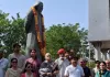 42 वर्षों से संस्कृति की पहचान बनी गुरुदेव की प्रतिमा, स्थापना दिवस पर मूर्तिकार डॉ. सुमहेन्द्र को भावभीनी श्रद्धांजलि