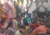 नाबालिग बच्ची की संदिग्ध हालात में मौत : अपार्टमेंट में मिली लाश, धरने पर बैठे परिजन