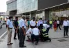मुंबई में मॉल के पास गंभीर घायल मिली महिला, वीडियो वायरल