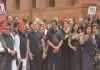 संसद परिसर में विपक्षी दलों के नेताओं की बैठक, सरकार के खिलाफ प्रदर्शन