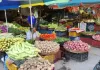 बारिश ने बिगाड़ा रसोई का बजट: टमाटर समेत सब्जियों के दाम आसमान पर पहुंचे, गोभी 100 रुपये किलो तक बिकी