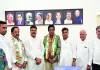 भाजपा से निष्कासित राकेश भाटी ने थामा कांग्रेस का दामन, डोटासरा और जूली ने दुपट्टा पहनाकर किया पार्टी में शामिल