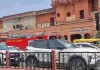 20 दुकानों में आग लगने का मामला : बड़ी चौपड़ की आग बुझाने जा रही दमकल जाम में फंसी, पुलिस ने खुलवाया रास्ता