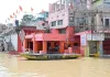 वाराणसी में बाढ़ का खतरा! गंगा का जलस्तर चेतावनी बिंदु से ऊपर, बाढ़ राहत शिविरों में विस्थापित परिवारों को दी जा रही सुविधाएं