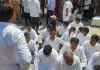 महापौर चुनाव से पहले कांग्रेस का धरना : अंदर प्रवेश रोकने पर विधायक रफीक खान भड़के, भाजपा नेताओं के प्रवेश पर उठाए सवाल