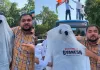 भूत का रूप धारण कर युवा कांग्रेस का प्रदर्शन, ज्ञानेश कुमार के इस्तीफे की मांग