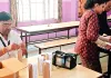 पीजी हॉस्टल्स पर फूड सेफ्टी टीम के छापे, एक्सपायरी सॉस की बोतलें और दूषित सामग्री कराई नष्ट