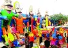 बारिश में जलने से पहले भीग गए रावण, मथुरा से आए कारीगरों के बनाए पुतले भीगने से बढ़ी चिंता