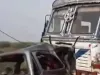 गुजरात के आणंद में भीषण सड़क हादसा, कार-ट्रक की भिड़ंत में एक ही परिवार के 10 लोगों की मौत