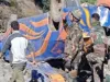 कश्मीर में खाई में गिर गई बस