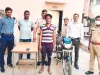 राहगीर से मोबाइल लूटने वाला बदमाश चोरी की बाइक के साथ गिरफ्तार