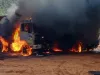 नक्सलियों ने रेत उत्खनन कर रहे 8 वाहनों को लगाई आग