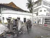 श्रीलंका में दंगाइयों को देखते ही गोली मारने के आदेश