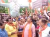द्रौपदी मुर्मू पर टिप्पणी के खिलाफ भाजपा का पैदल मार्च, अधीर रंजन का जलाया पुतला