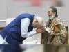 प्रधानमंत्री ने दिवंगत कर्नल की पत्नी से की मुलाकात, बताया साहसी