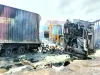 बेकाबू ट्रक खड़े ट्रकों से टकराया तीन ट्रक भभके, 5 लोग जिंदा जले