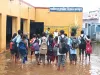 नालियां बंद होने से तालाब बना बालापुरा स्कूल