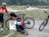 58 वर्षीय रेणु सिंघी की साइकिलिंग के आगे नतमस्तक हुई मियाओ-विजयनगर की दुर्गम राहें