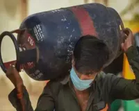 शादी का कार्ड डीएसओ को दिखाने पर मिलेंगे दो कॉमर्शियल सिलेंडर, खाद्य मंत्री सुमित गोदारा ने दिए निर्देश 