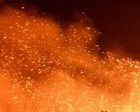 बेनिन में पेट्रोल भंडार में आग लगने से 35 लोगों की मौत, 12 झुलसे