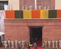 उपराष्ट्रपति जगदीप धनखड़ ने नए संसद भवन पर राष्ट्रीय ध्वज फहराया