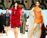 फैशन शो में छात्राओं ने बिखेरे रैंप पर जलवे 
