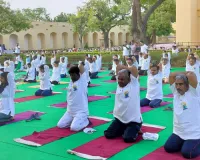 International Yoga Day : जंतर मंतर पर 16 देशों के विद्यार्थियों के साथ 2500 से अधिक लोगों ने किया योगाभ्यास