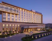 होटल ताज आमेर की बिल्डिंग पर चलेगा बुलडोजर
