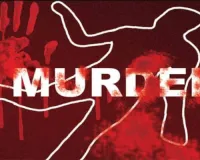 महिला की हत्या, खाली प्लॉट में मिला लहुलूहान शव 