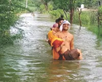 बारिश ने बिगाड़े हालात, बिजली बंद ने बढ़ाई मुसीबत 