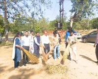 राजस्थान विश्वविद्यालय में सफाई अभियान, विभाग के विद्यार्थियों सहित शिक्षकों ने भी लिया भाग