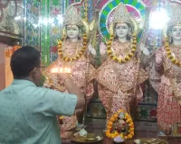 नीलकंठ महादेव मंदिर में हुई महाआरती, भगवान को लगा अन्नकूट का भोग 