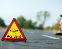 स्कूल जा रहे तीन छात्रों को पिकअप ने कुचला : दो की मौत एक गम्भीर घायल, मृतक दोनों छात्र और घायल एक ही परिवार से