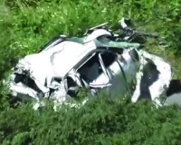 हिमाचल में खाई में गिरा अनियंत्रित वाहन : पुलिस और स्थानीय लोगों ने चलाया बचाव अभियान, 3 लोगों की मौत