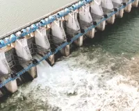 बूंदों की सर्द जुगलबंदी : कहीं हल्की बारिश तो कहीं बूंदाबांदी का दौर, आज से कम होगा बारिश का असर