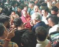 संतोकबा दुर्लभजी अस्पताल का मामला : नि:शुल्क इलाज में पात्र को माना अपात्र, हंगामा हुआ तो अस्पताल ने लेने की जगह जमा 5.75 लाख रुपए लौटाए