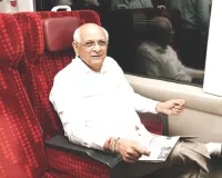 गुजरात के मुख्यमंत्री भूपेन्द्रभाई पटेल ने वंदे भारत एक्सप्रेस में की अहमदाबाद से वलसाड तक की यात्रा, मंत्रिमंडल एवं वरिष्ठ अधिकारी रहे मौजूद  
