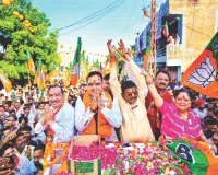 मोरपाल के समर्थन में अंता में मुख्यमंत्री भजनलाल और वसुंधरा राजे का रोड शो, कहा- दो साल में जितना विकास किया, कांग्रेस पांच साल में नहीं कर सकी