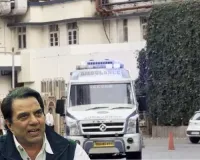 धर्मेंद्र को अस्पताल से मिली छुट्टी, घर लेकर पहुंचे बॉबी देओल 