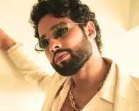 नए डांसिंग स्टार सिद्धांत चतुर्वेदी ने फिल्मफेयर मंच पर मचाया धमाल, डांस परफॉर्मेंस से फैंस को बनाया दिवाना