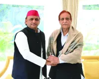 आजम खान ने अखिलेश से की मुलाकात : राजनीतिक गलियारों में हलचल तेज, बोले- अब भी जिंदा हैं पहाड़ से मजबूत लोग