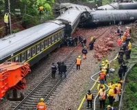 चीन में दर्दनाक हादसा: ट्रायल ट्रेन की टक्कर से 11 लोगों की मौत, बचाव कार्य जारी