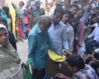 सर्वर डाउन, गेहूं वितरण में अड़चन, राशन की दुकानों पर दूसरे दिन भी लगी लंबी कतारें