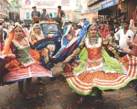 अंतरराष्ट्रीय पुष्कर मेला : कार्तिक पंचतीर्थ स्नान शुरू, सवा लाख श्रद्धालुओं ने लगाई आस्था की डुबकी ; चार दिन चलेगा धार्मिक मेला