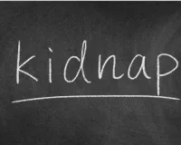 एक व्यापारी का अपहरण : वसूली 1.80 लाख रुपए की फिरौती, चलती कार से पटककर बदमाश फरार