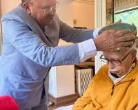 विधानसभाध्यक्ष श्री वासुदेव देवनानी ने पूर्व उप प्रधानमंत्री श्री लालकृष्ण आडवानी का आशीर्वाद लिया 