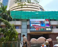 सेंसेक्स ने पहली बार 86,000 अंक को छुआ, बढ़त के साथ बंद हुआ बाजार