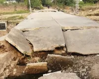 इन्द्रगढ़-मोहनपुरा लिंक रोड की टूटी पुलिया से जनजीवन प्रभावित, बारिश में क्षतिग्रस्त पुलिया महीनों से बंद