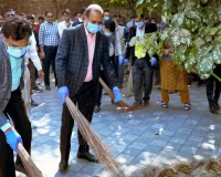 राज्य सरकार के दो वर्ष पूर्ण : स्वच्छता अभियान के तहत सामाजिक न्याय विभाग में दो घंटे का श्रमदान, निदेशक मोदी ने दिए स्वच्छता बनाए रखने के निर्देश 